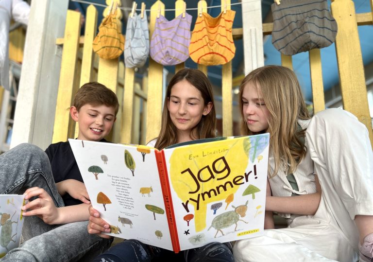 Barn läser Jag rymmer Eva Lindström
